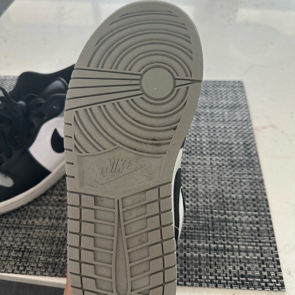 LK NEW NIKE AIR JORDAN 1 LOW SHADOW TOE 8.5 - Picture 3 of 5